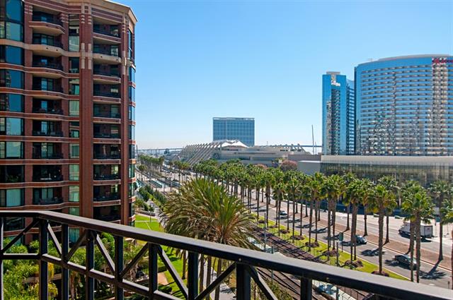 500 Harbor Drive 704, San Diego, California 92101, 2 Bedrooms Bedrooms, ,2 BathroomsBathrooms,Condo,Sold,Harbor Drive 704,1018