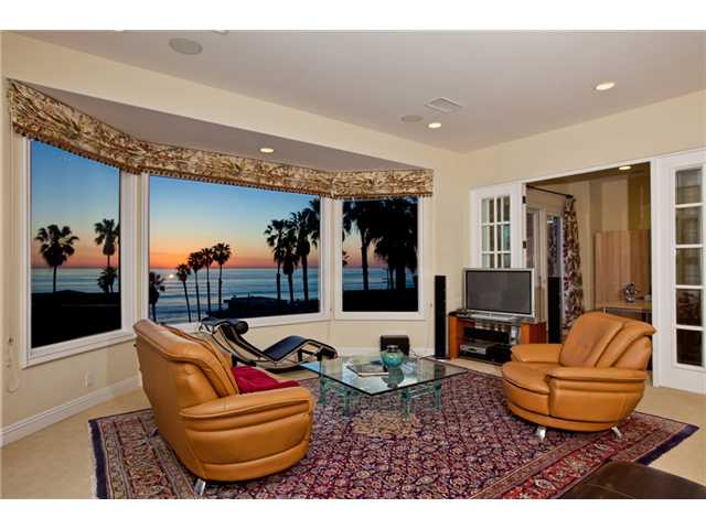 6474 Avenida Cresta, La Jolla, California 92037, 6 Bedrooms Bedrooms, ,5 BathroomsBathrooms,Home,Sold,Avenida Cresta,1019